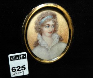 Portrait miniature of a lady, head and shoulders
