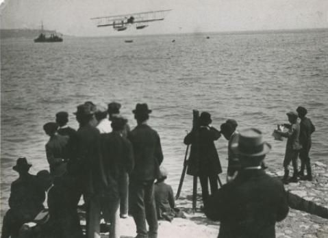 6 Avril 1912, Pathé Journal film Reneaux sur l'Hydro aero Farman, Monaco